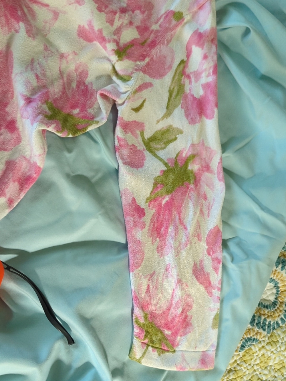 Pink Flowered Sweater - Picture 5 of 7